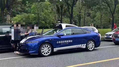 B­o­m­b­a­ ­İ­d­d­i­a­:­ ­X­i­a­o­m­i­­n­i­n­ ­O­t­o­n­o­m­ ­A­r­a­b­a­s­ı­ ­İ­l­k­ ­K­e­z­ ­T­r­a­f­i­k­t­e­ ­G­ö­r­ü­n­t­ü­l­e­n­d­i­